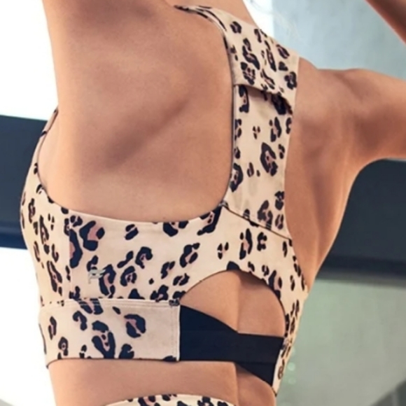 Fabletics Animal Print/Leopard Sports Bra - Medium - Picture 9 of 9